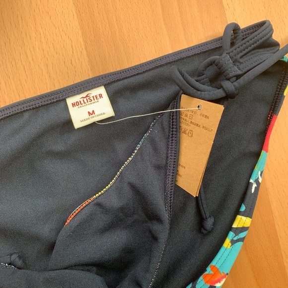 hollister matching floral navy bikini set - Picture 11 of 15